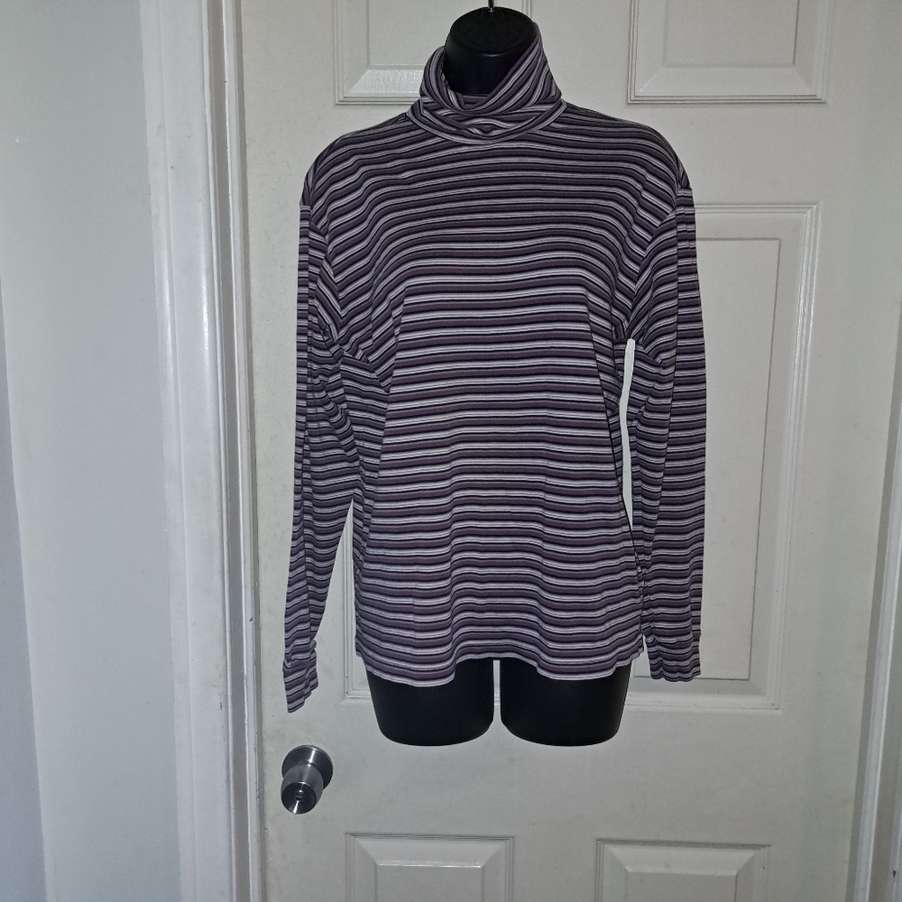 Northern reflections striped turtle Neck medium 5/$25